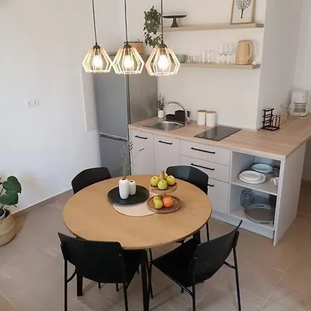 Nikola Apartment *