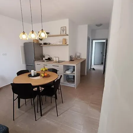 Apartment Nikola *